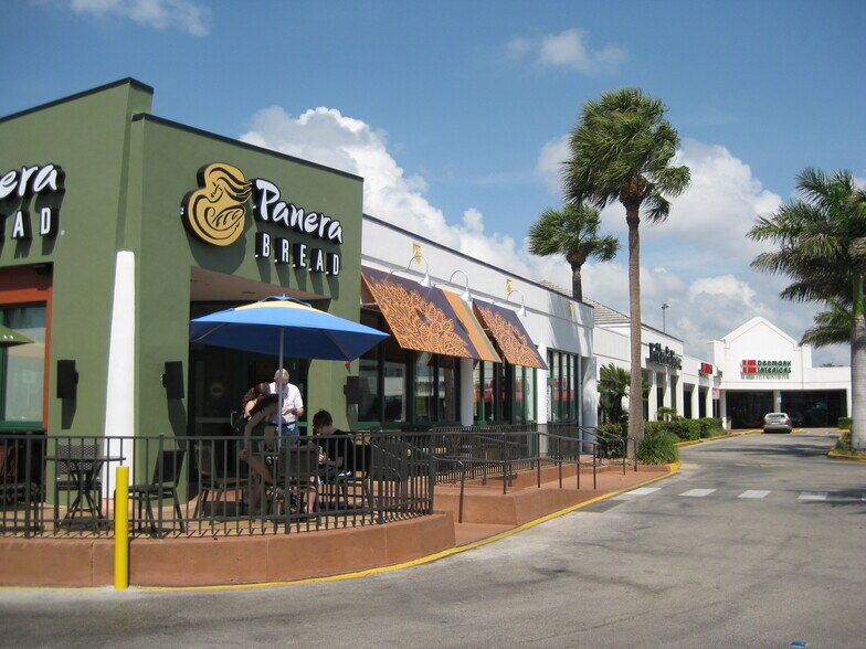 More Photos Of 2100-2184 Tamiami Trl N, Naples Unknown For Lease