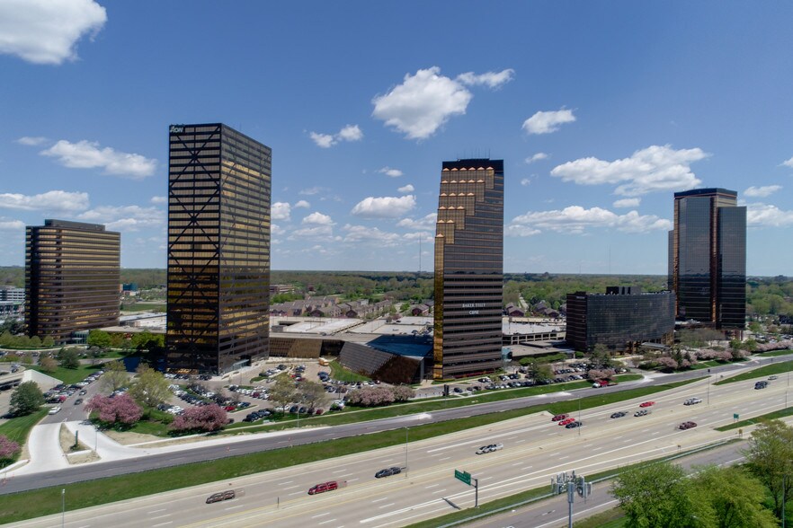 More Photos Of 1000 Town Center, Southfield Office For Lease