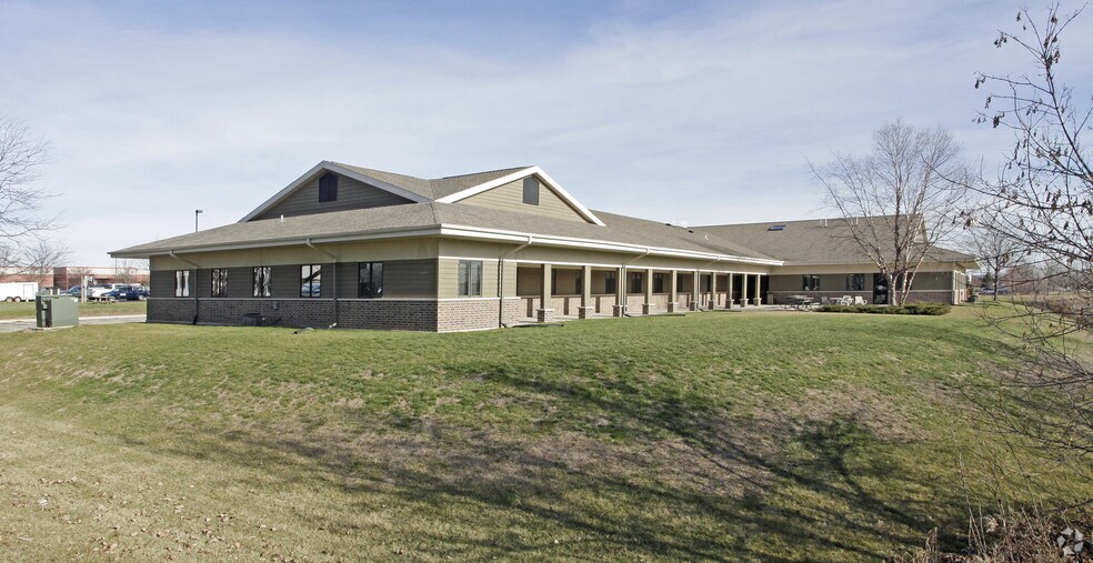 More Photos Of 2850 Dairy Dr, Madison Office For Lease