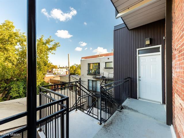 Primary Photo Of 712 718 Rue Gilford, Montréal Storefront Retail Residential For Sale