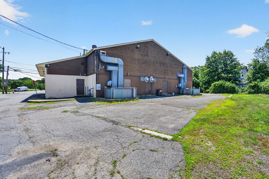 More Photos Of 88 Oak St, Methuen Restaurant For Sale