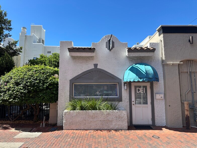 Primary Photo Of 1408 Bayview Ct, Fort Myers General Retail For Sale
