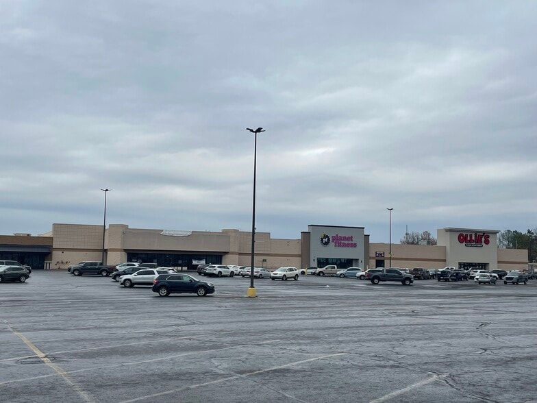 More Photos Of 2408 E Shawnee Rd, Muskogee Unknown For Lease