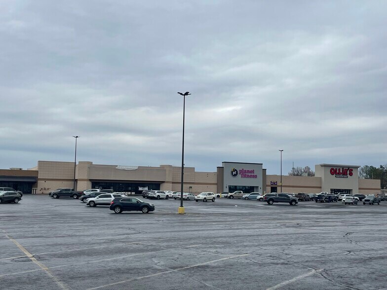 More Photos Of 2408 E Shawnee Rd, Muskogee Unknown For Lease