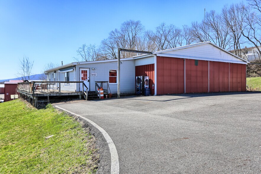 More Photos Of 600 Airport Dr, Mifflintown Flex For Sale