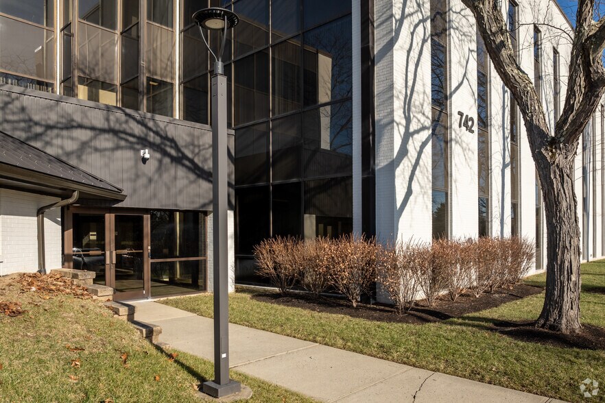 More Photos Of 742 Alexander Rd, Princeton Unknown For Lease