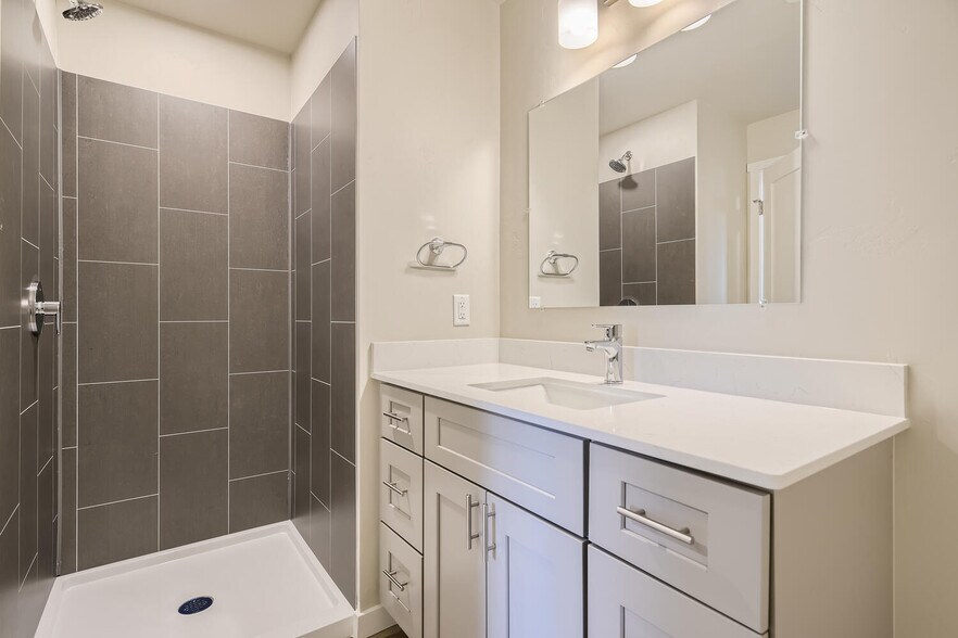 More Photos Of 435 Eby Creek Rd, Eagle Apartments For Sale