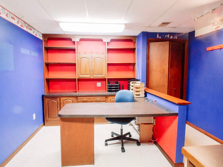 More Photos Of 603 N State St, Girard Medical For Sale