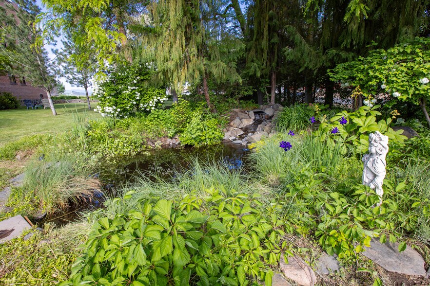 More Photos Of 40 SE Heimrich St, Dufur Hotel For Sale