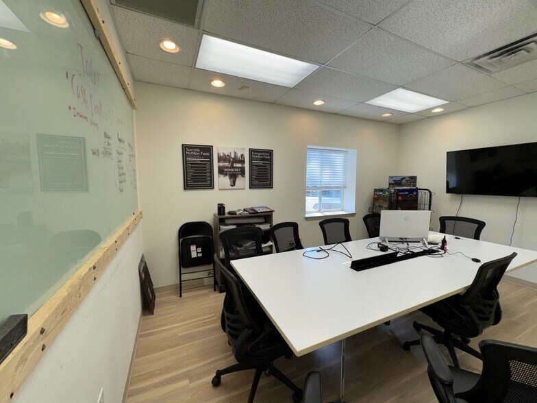 More Photos Of 2274 Azalea Dr, Lawrenceville Office For Lease