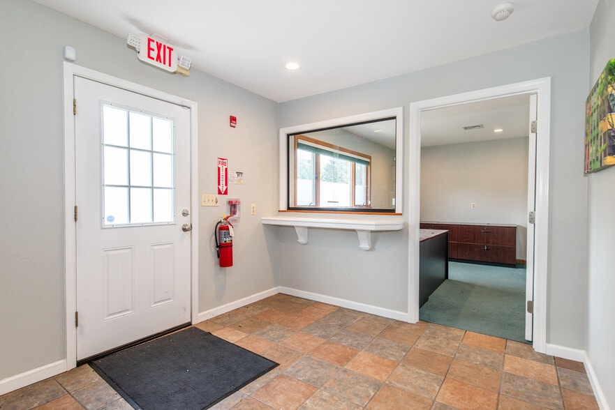 More Photos Of 13 Stillwater Rd, Blairstown Office For Sale