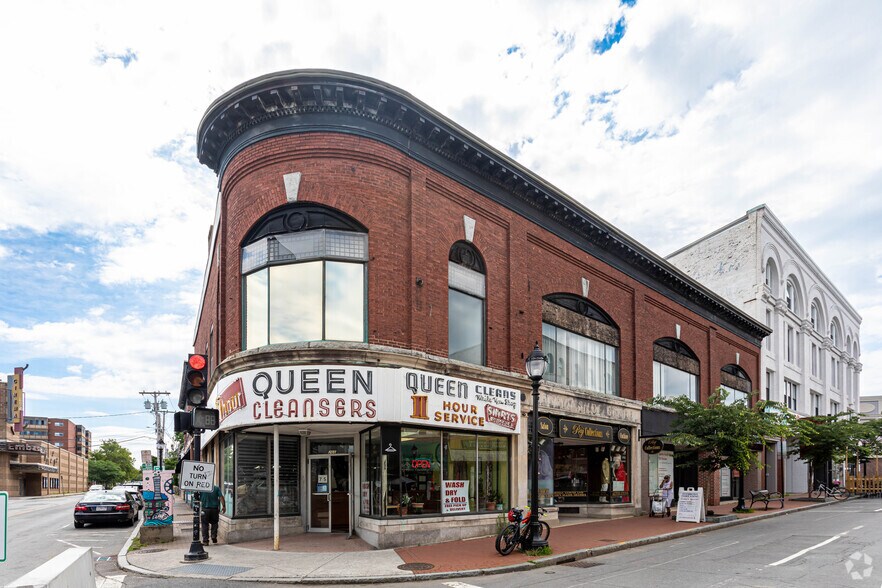 Primary Photo Of 266-278 Moody St, Waltham Office For Sale