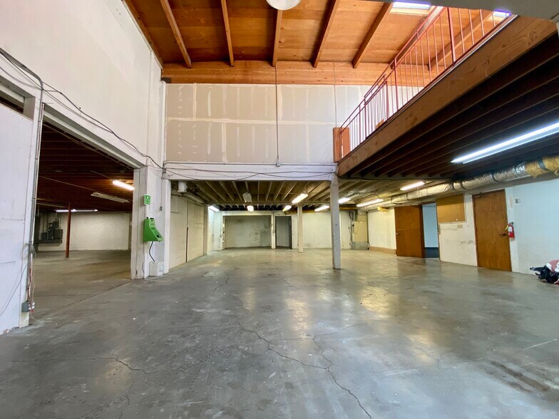More Photos Of 517 E Bayshore Rd, Redwood City Warehouse For Sale