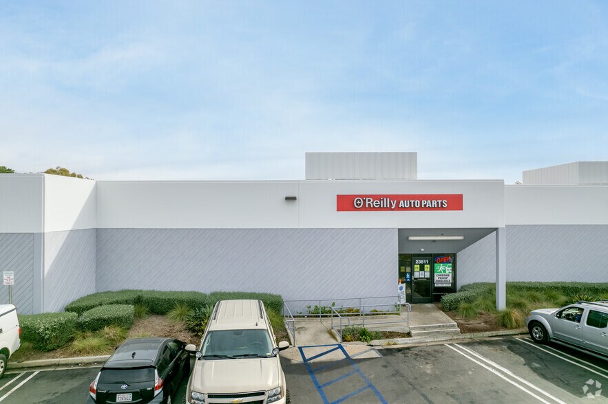 More Photos Of 23851 Via Fabricante, Mission Viejo Unknown For Lease