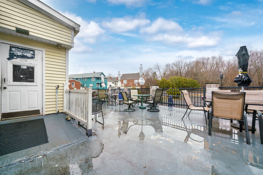 More Photos Of 1 Wall St, Cromwell Restaurant For Sale