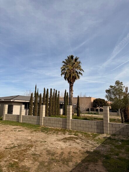 More Photos Of 15224 Bonanza Rd, Victorville Freestanding For Sale