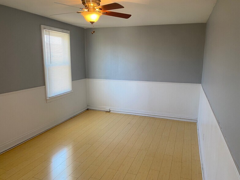 More Photos Of 4142 Crescent Dr, Saint Louis Medical For Sale