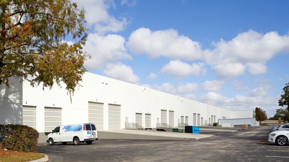 More Photos Of 7050 W State Road 84, Davie Unknown For Lease