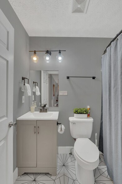 More Photos Of 901 21st Ave N, Nashville Multifamily For Sale