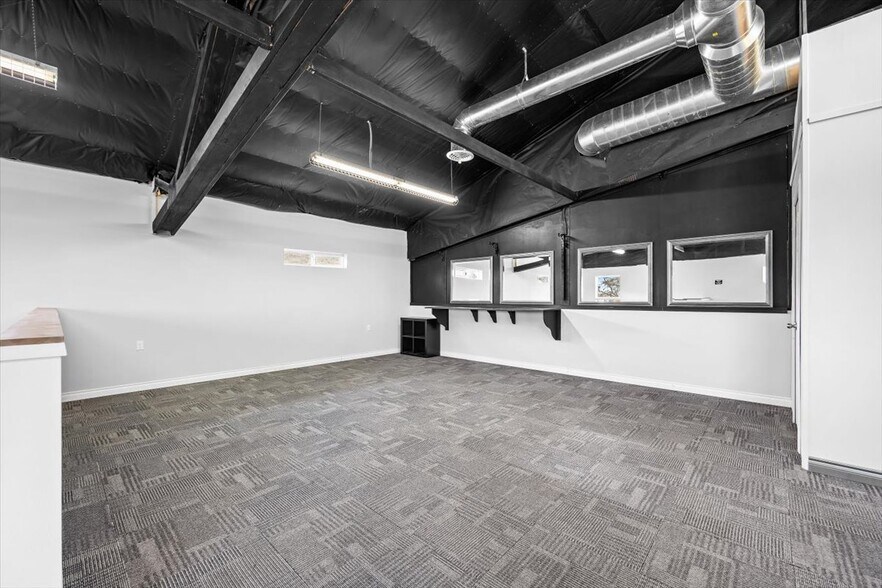 More Photos Of 4771 W Van Giesen St, West Richland Light Distribution For Lease