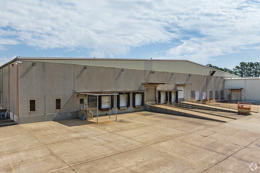 More Photos Of 8735 Hamilton Rd, Southaven Manufacturing For Lease