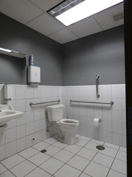 More Photos Of 9323 Garfield Ave S, Bloomington Distribution For Sale