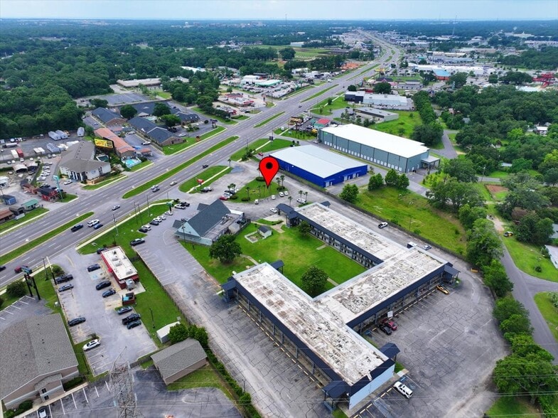 More Photos Of 6911 Pensacola Blvd, Pensacola Land For Lease