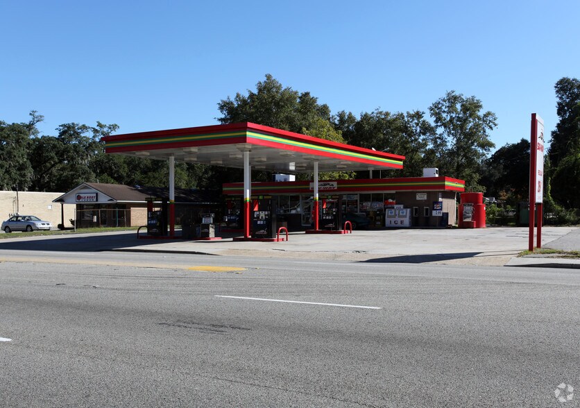 More Photos Of 604 Church St, Conway Convenience Store For Sale