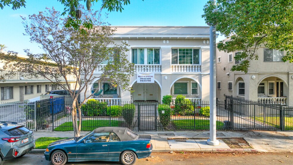 More Photos Of 1220 W 27th St, Los Angeles Dormitory For Sale