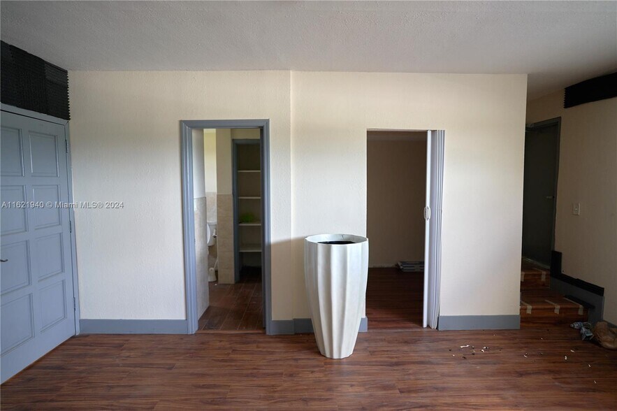 More Photos Of 17701 SW 232nd St, Miami Restaurant For Sale