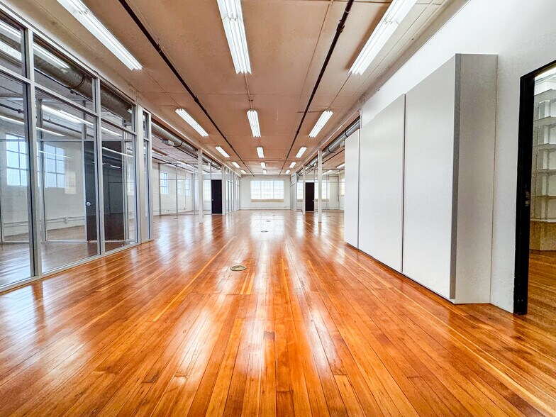 More Photos Of 1110 N Beachwood Dr, Los Angeles Loft Creative Space For Lease