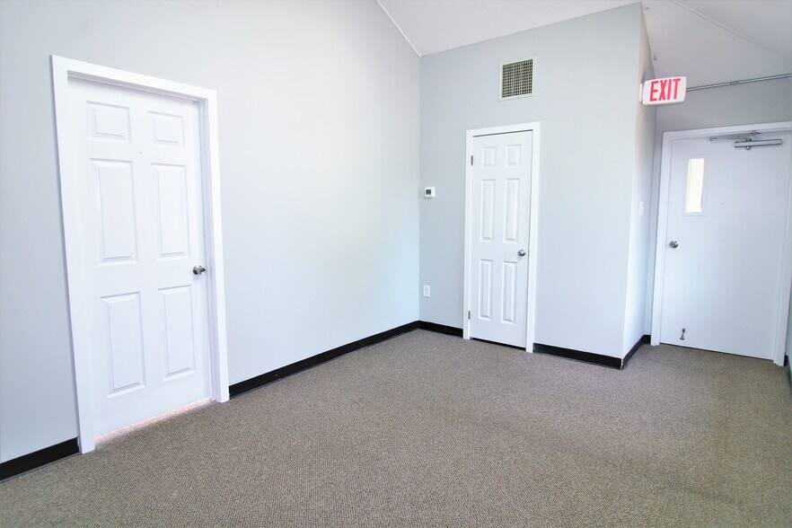 More Photos Of 538 Street Rd, Southampton Office For Lease