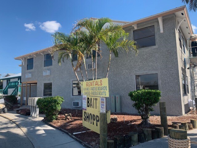 More Photos Of 3444 Marinatown Ln, North Fort Myers Unknown For Lease