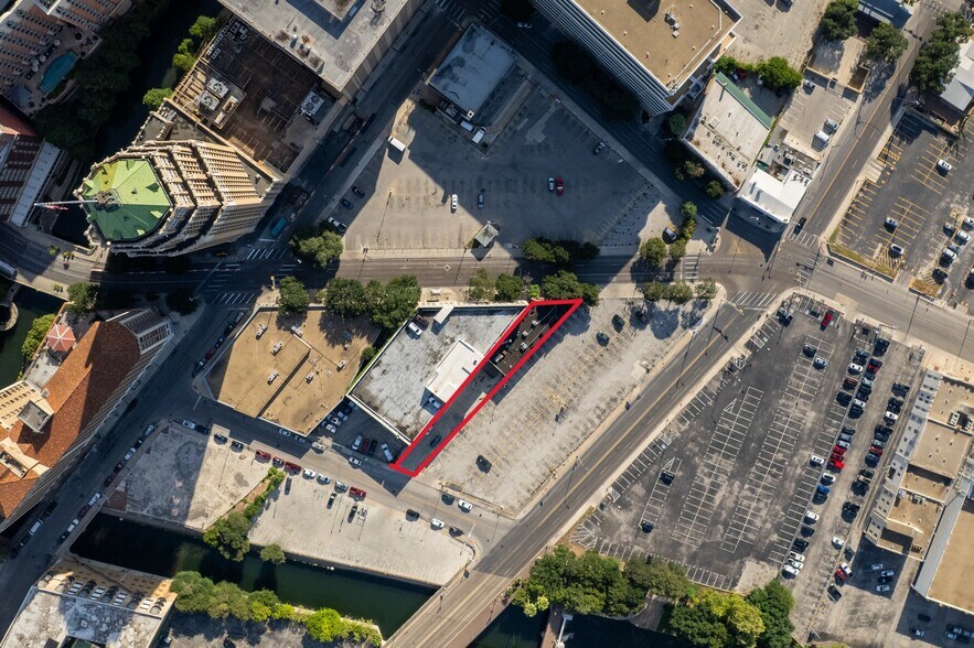 More Photos Of 425-427 S Saint Marys St, San Antonio Storefront Retail Office For Sale