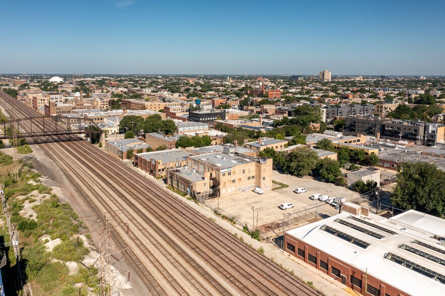 More Photos Of 1648 W Kinzie St, Chicago Loft Creative Space For Sale