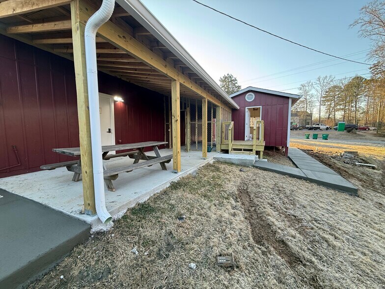 More Photos Of 209 Mill St, Woodstock General Retail For Sale
