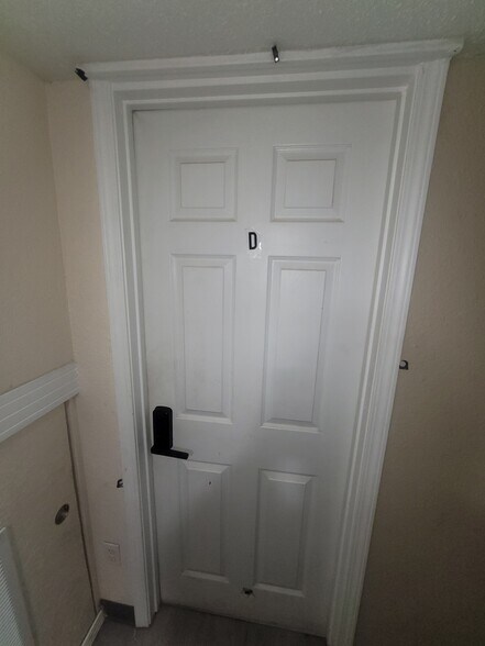 More Photos Of 1458 W 32nd St, Indianapolis Apartments For Sale