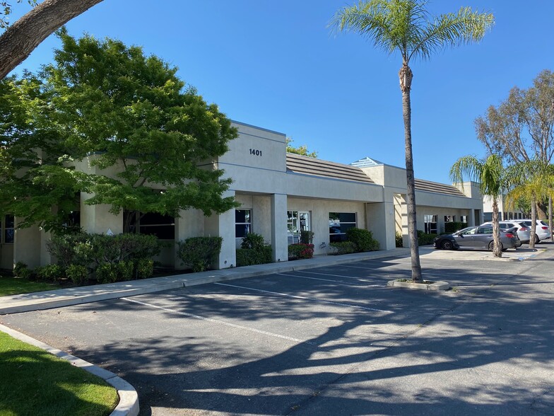 Primary Photo Of 1401 Commercial Way, Bakersfield Office For Lease