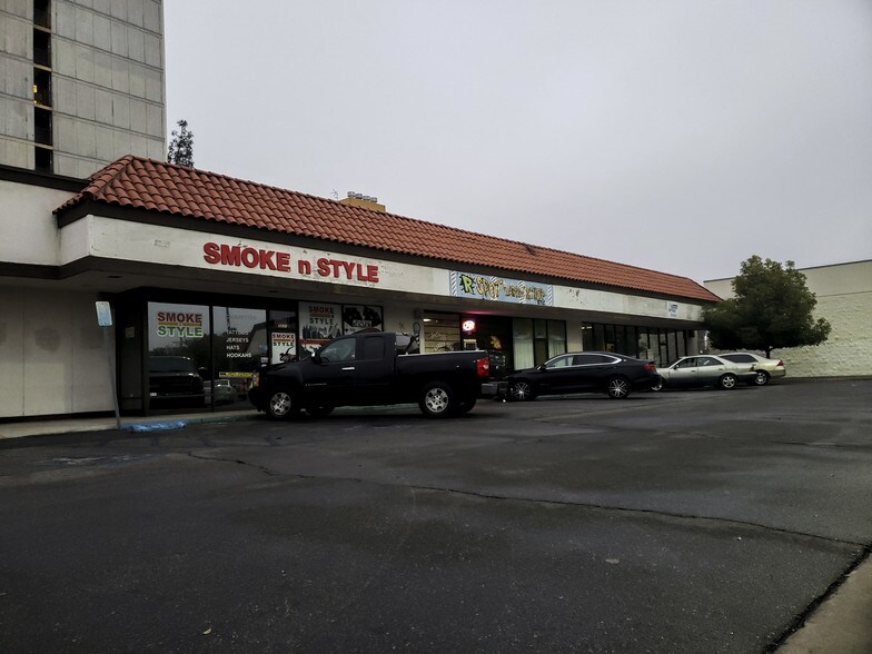 More Photos Of 3019-3045 Wilson Rd, Bakersfield Unknown For Lease