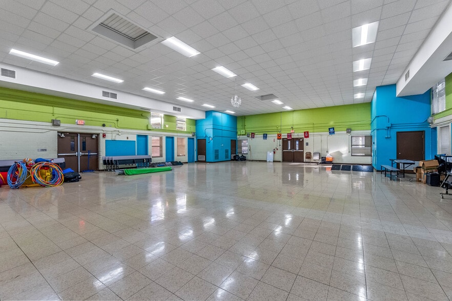 More Photos Of 5710 Wesconnett Blvd, Jacksonville Schools For Sale