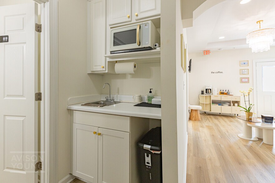 More Photos Of 2551 Roswell Rd, Marietta Medical For Sale