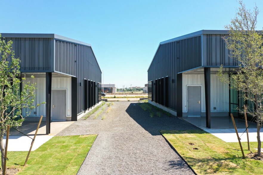 More Photos Of 2200-2300 SE Loop 820 Hwy, Fort Worth Unknown For Lease