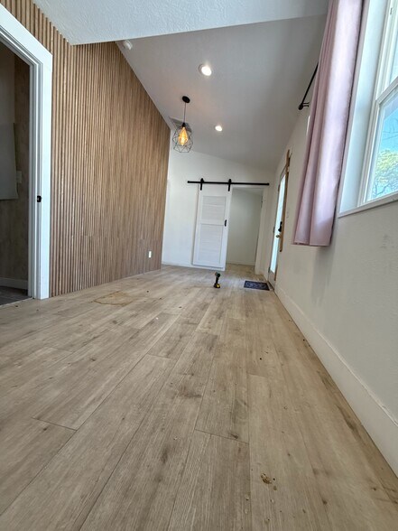 More Photos Of 356 N 100 W, Provo Office For Lease