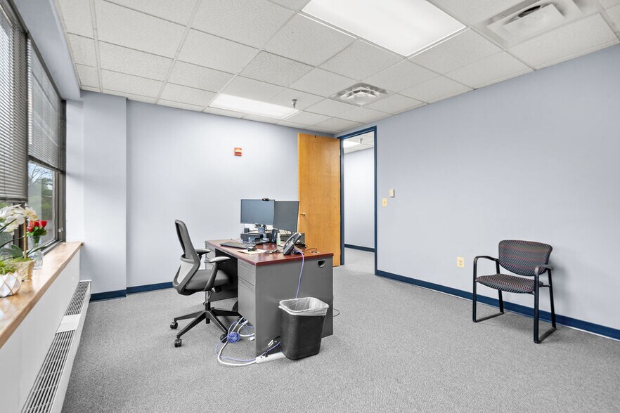More Photos Of 4640 Forbes Blvd, Lanham Office For Lease