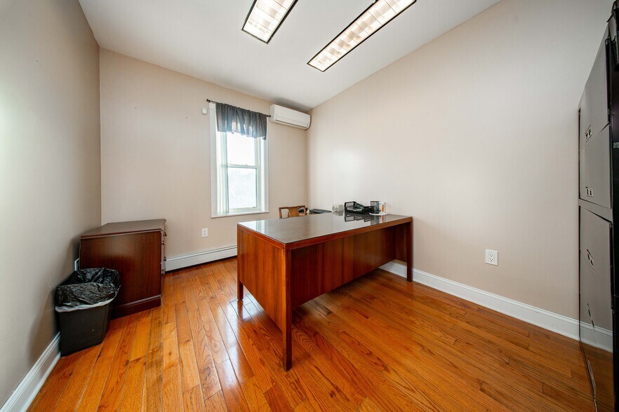 More Photos Of 2334 Sound St, Astoria Healthcare For Lease