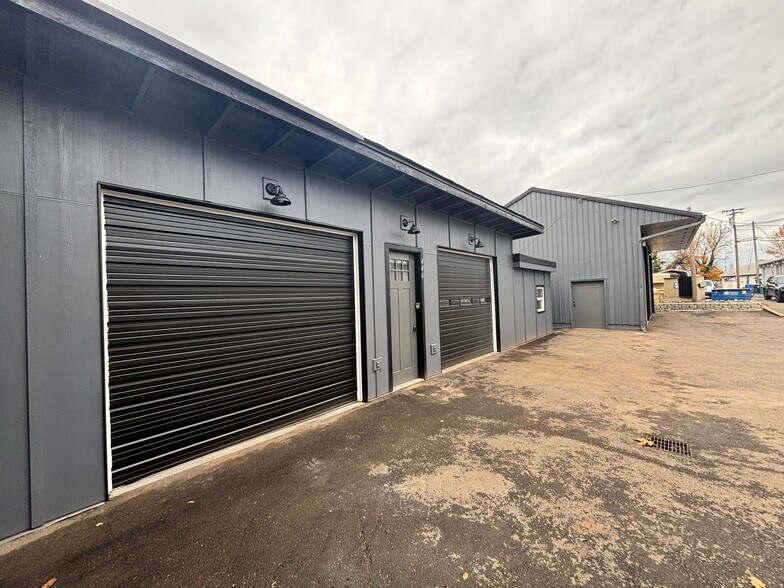 More Photos Of 446 McClaine St, Silverton Warehouse For Lease