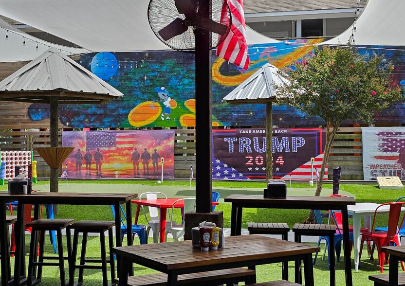 More Photos Of 409 Bradford Ave, Kemah General Retail For Lease