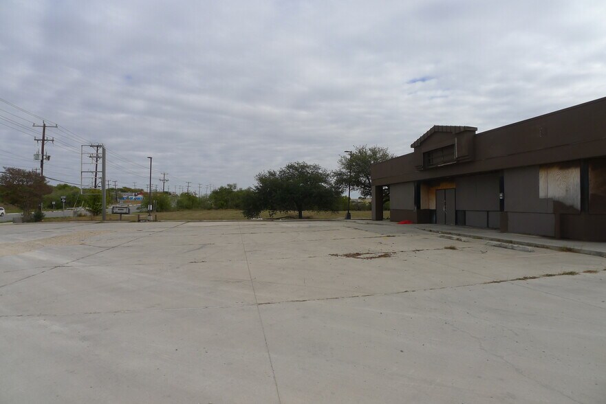 More Photos Of 6180 Walzem Rd, San Antonio General Retail For Sale