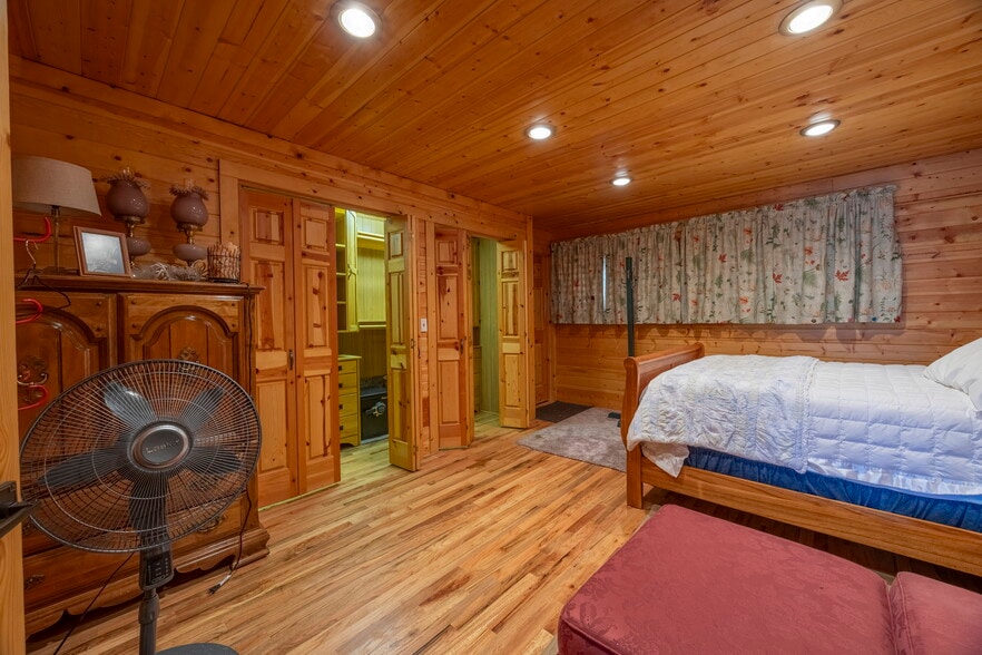 More Photos Of 815 Main Ave, Tillamook Hotel For Sale
