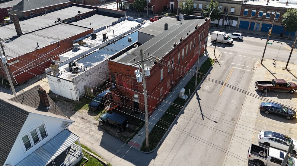More Photos Of 2420 W Broad St, Columbus Freestanding For Lease